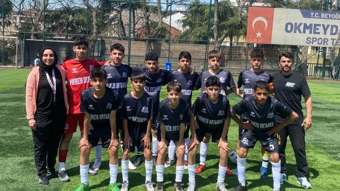 PİRİREİS ORTAOKULU FUTBOL TAKIMI ŞAMPİYONLUĞA DOĞRU